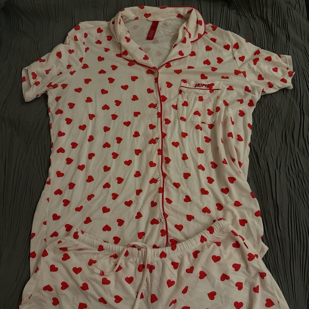 SKIMS White Pajama Set with Red Heart Print